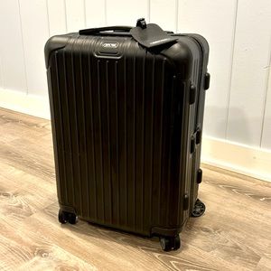 RIMOWA Salsa carry on spinner bag